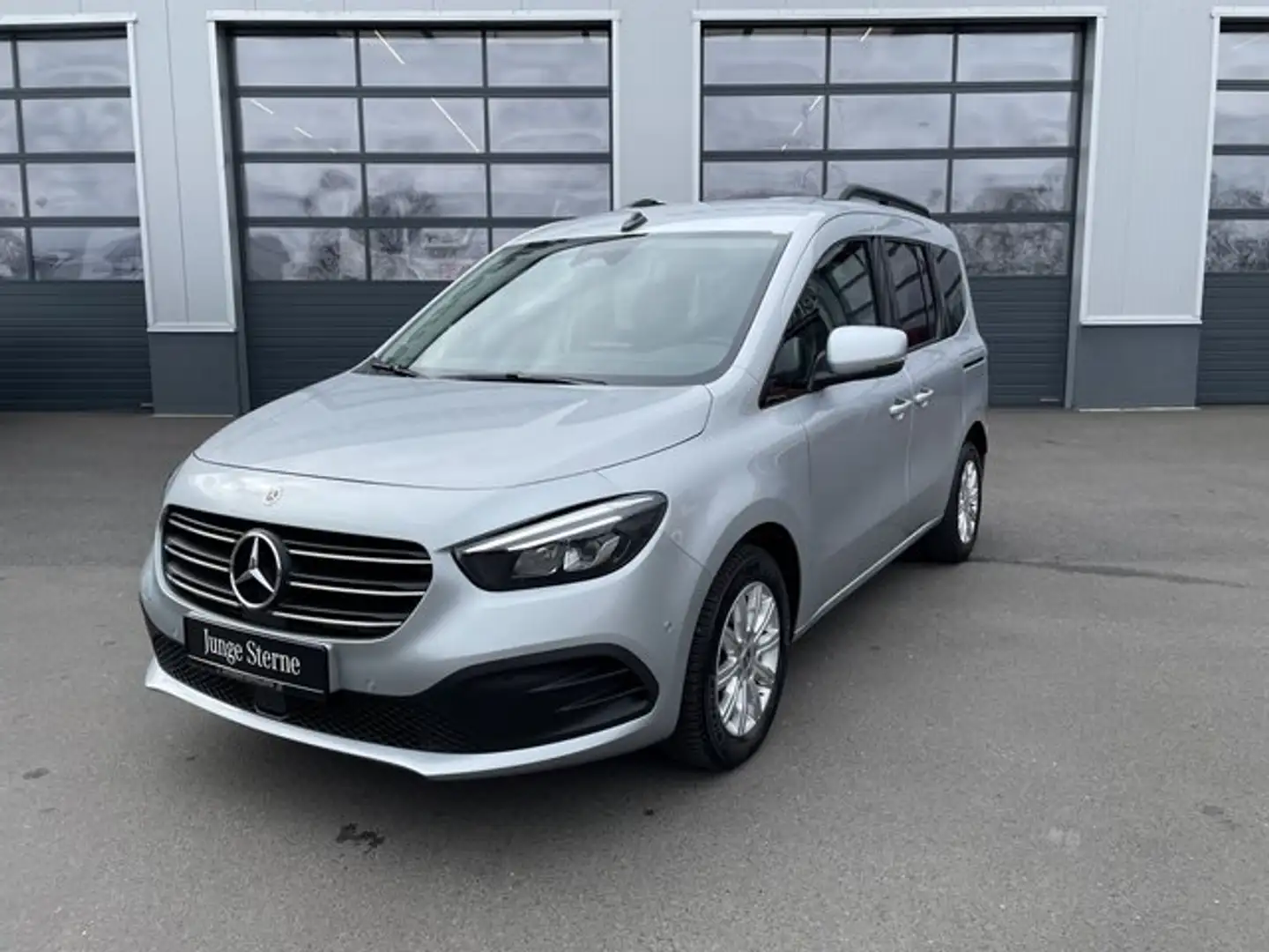 Mercedes-Benz T 180 PROGRESSIVE LED Kamera AHK 1,5t Sitzhzg .. Zilver - 2