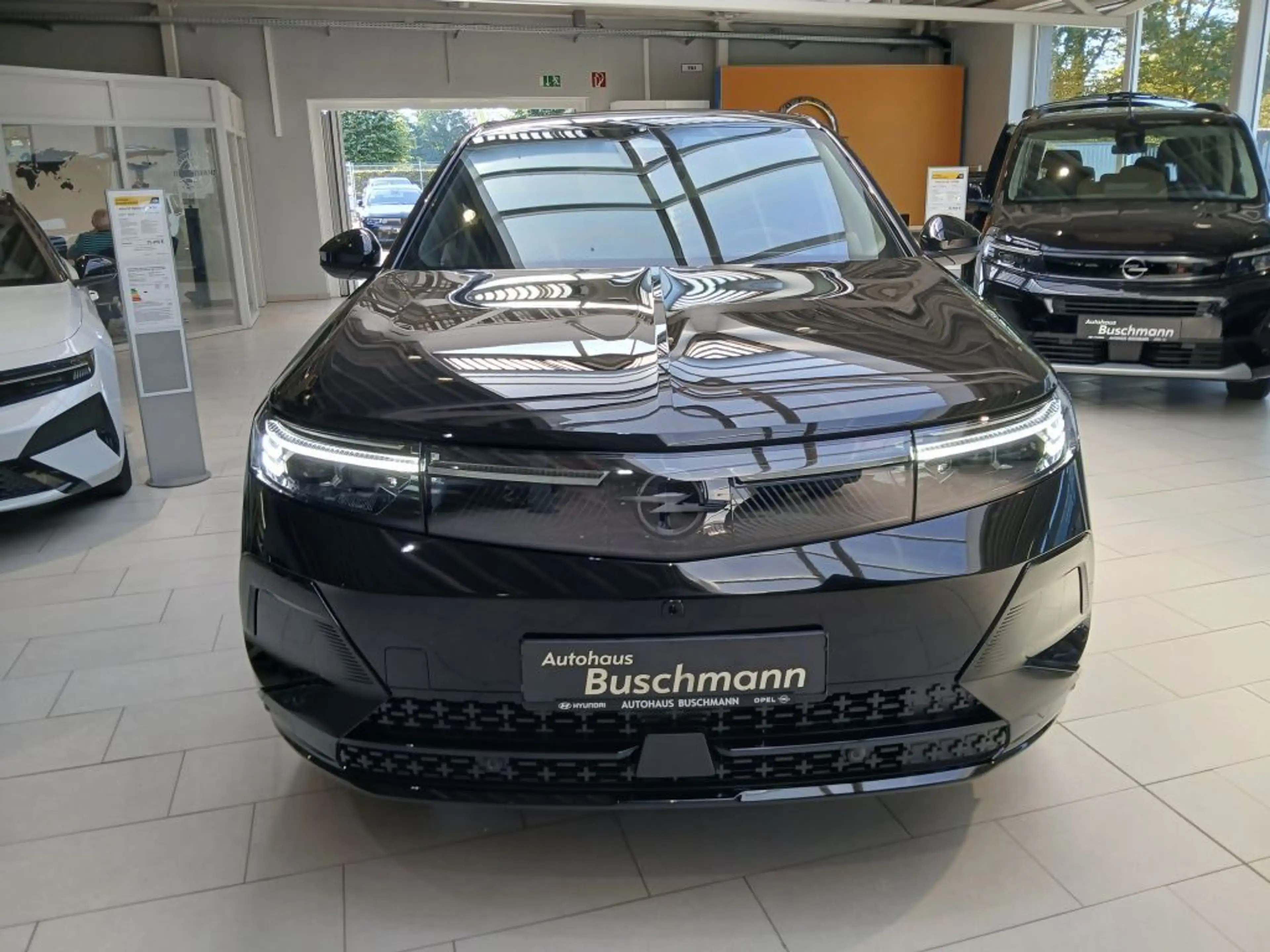 Opel Grandland X Grandland Electric AWD 73kWh Ultimate +PANO+AHK+ — photo 2