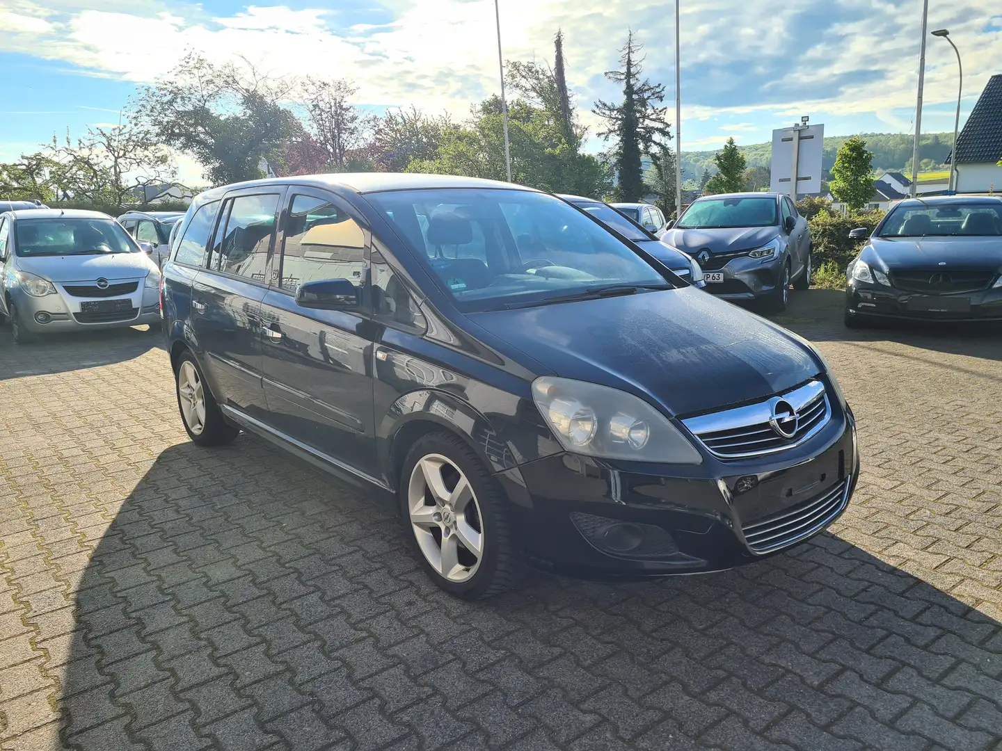 Opel Zafira Sport Siyah - 2