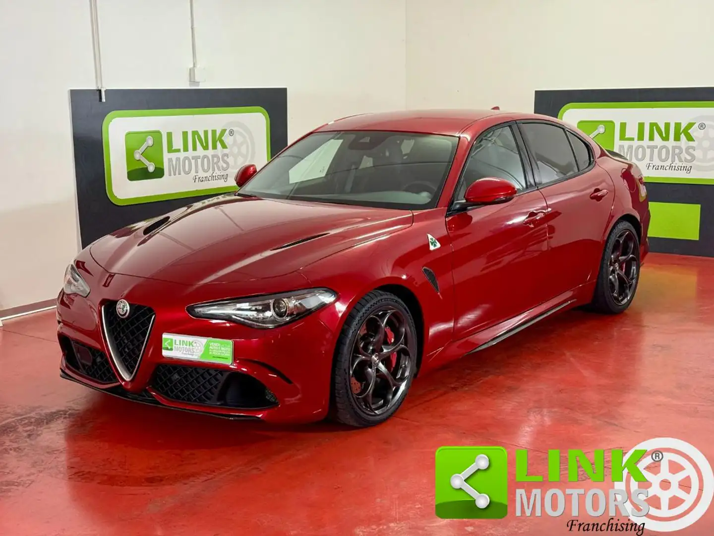 Alfa Romeo Giulia 2.9 V6 Bi-Turbo AT8 Quadrifoglio Rot - 1