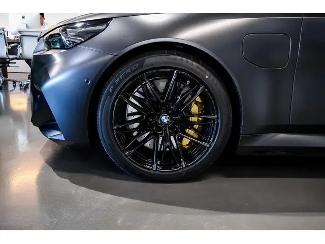 BMW M5 view 26
