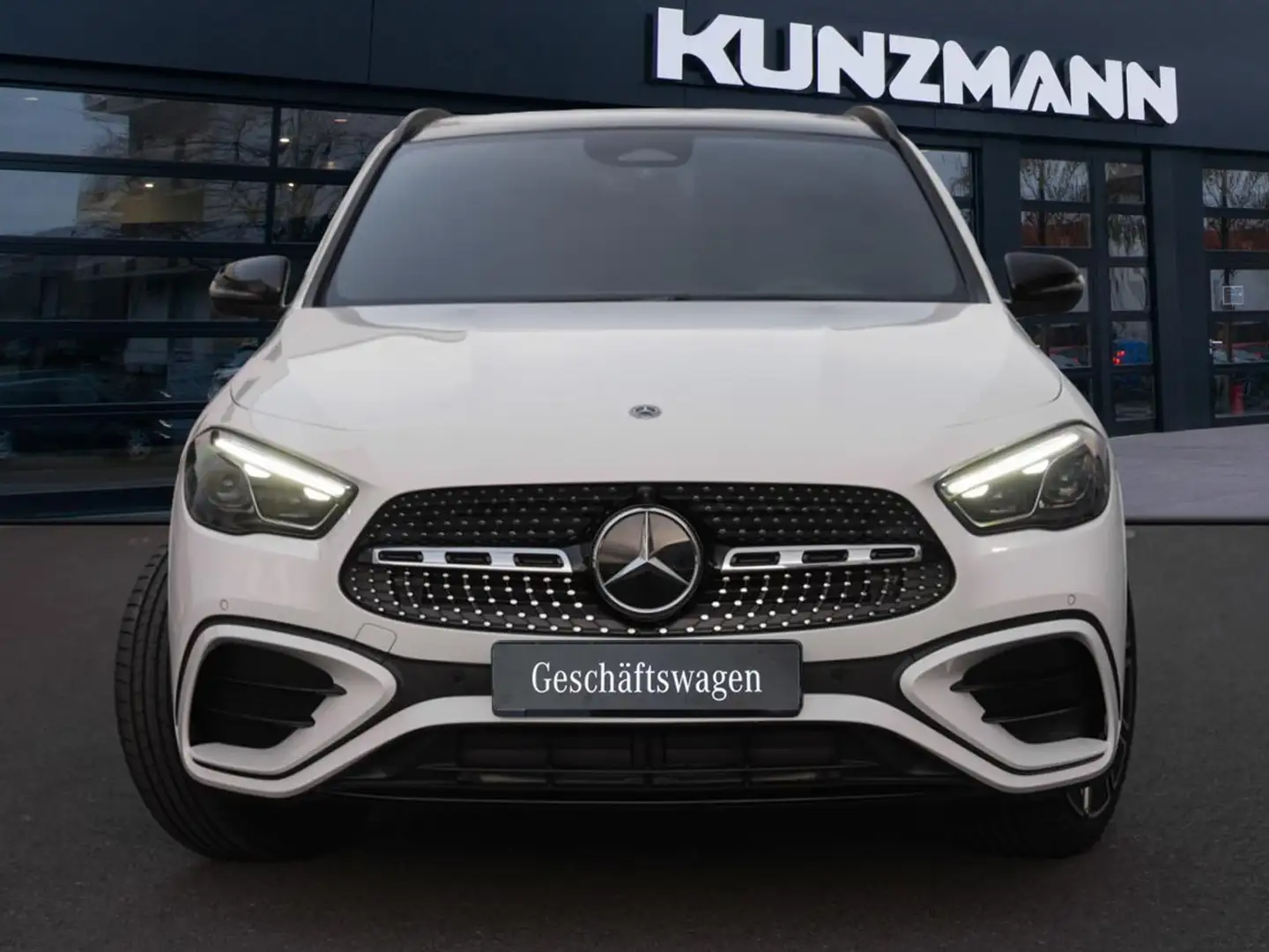 Mercedes-Benz GLA 220 d 4MATIC AMG Night Distronic Panorama Weiß - 2