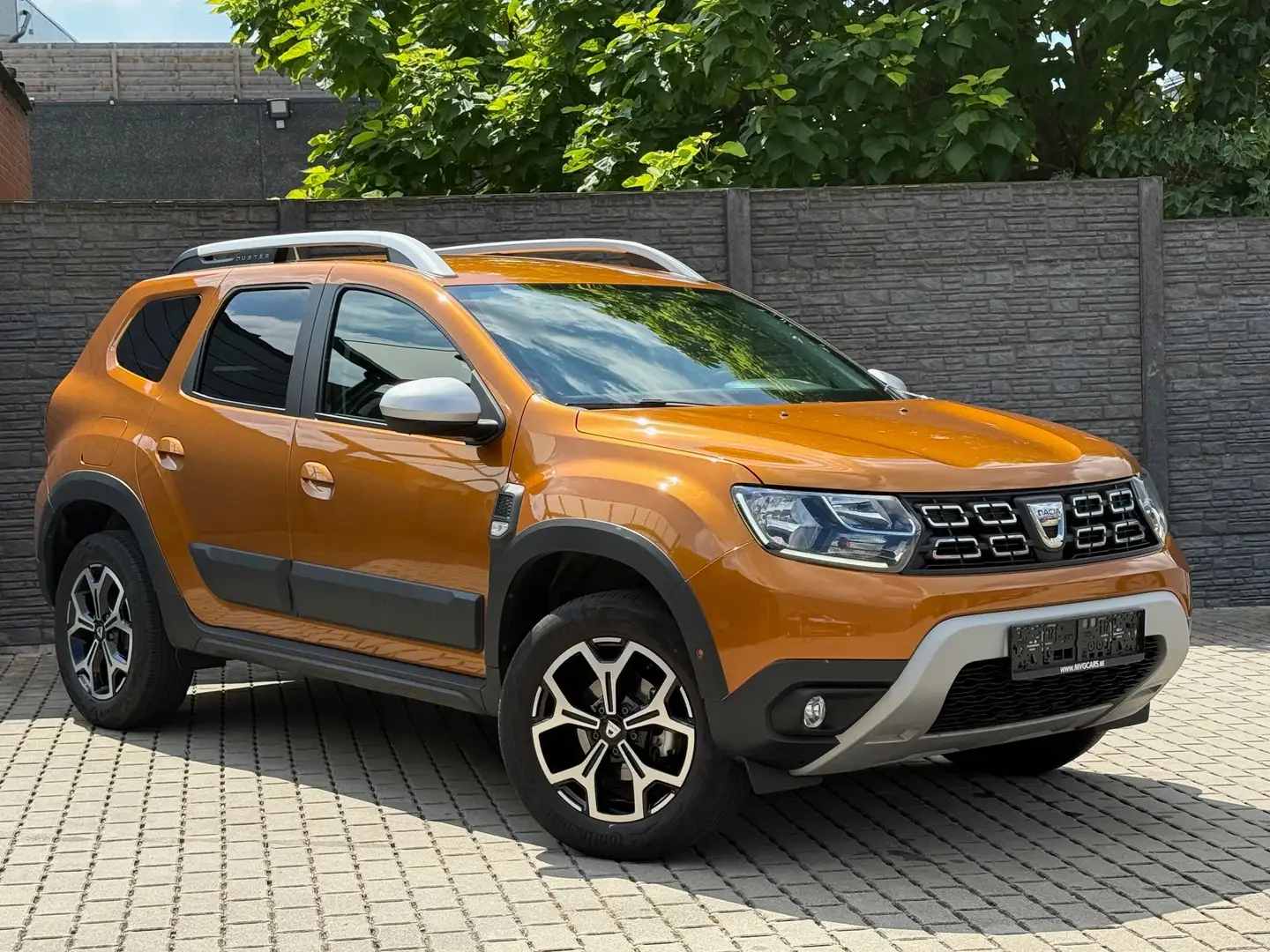 Dacia Duster Duster TCe 100 2WD Prestige "Navi/Camera/BLIS" Oranje - 2