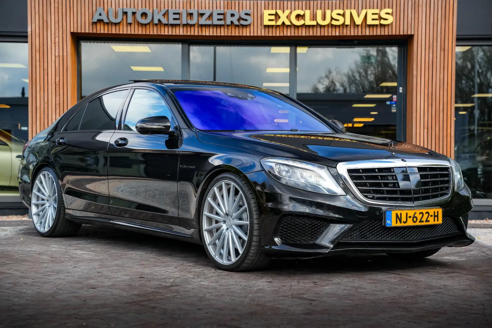 Mercedes-Benz S 63 AMG 4Matic Lang Mercedes-Benz S-klasse 63 AMG 4Matic L Zwart - 1