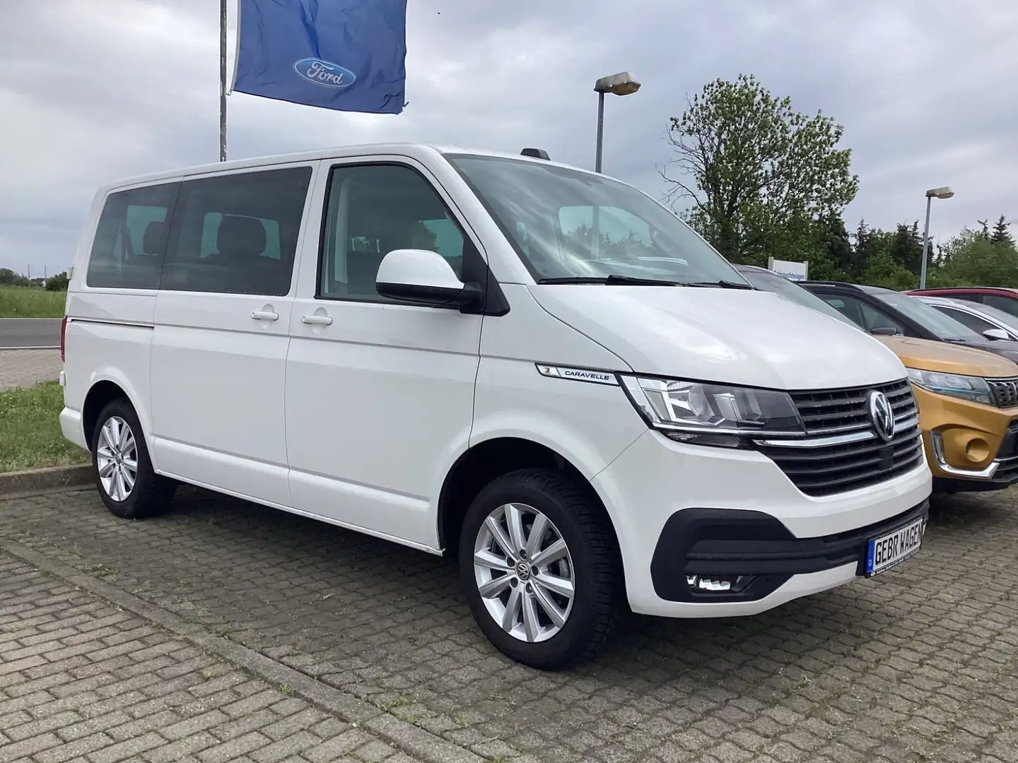 Volkswagen T6 Caravelle Trend, AHK, 8-fach Bereifung Bílá - 1