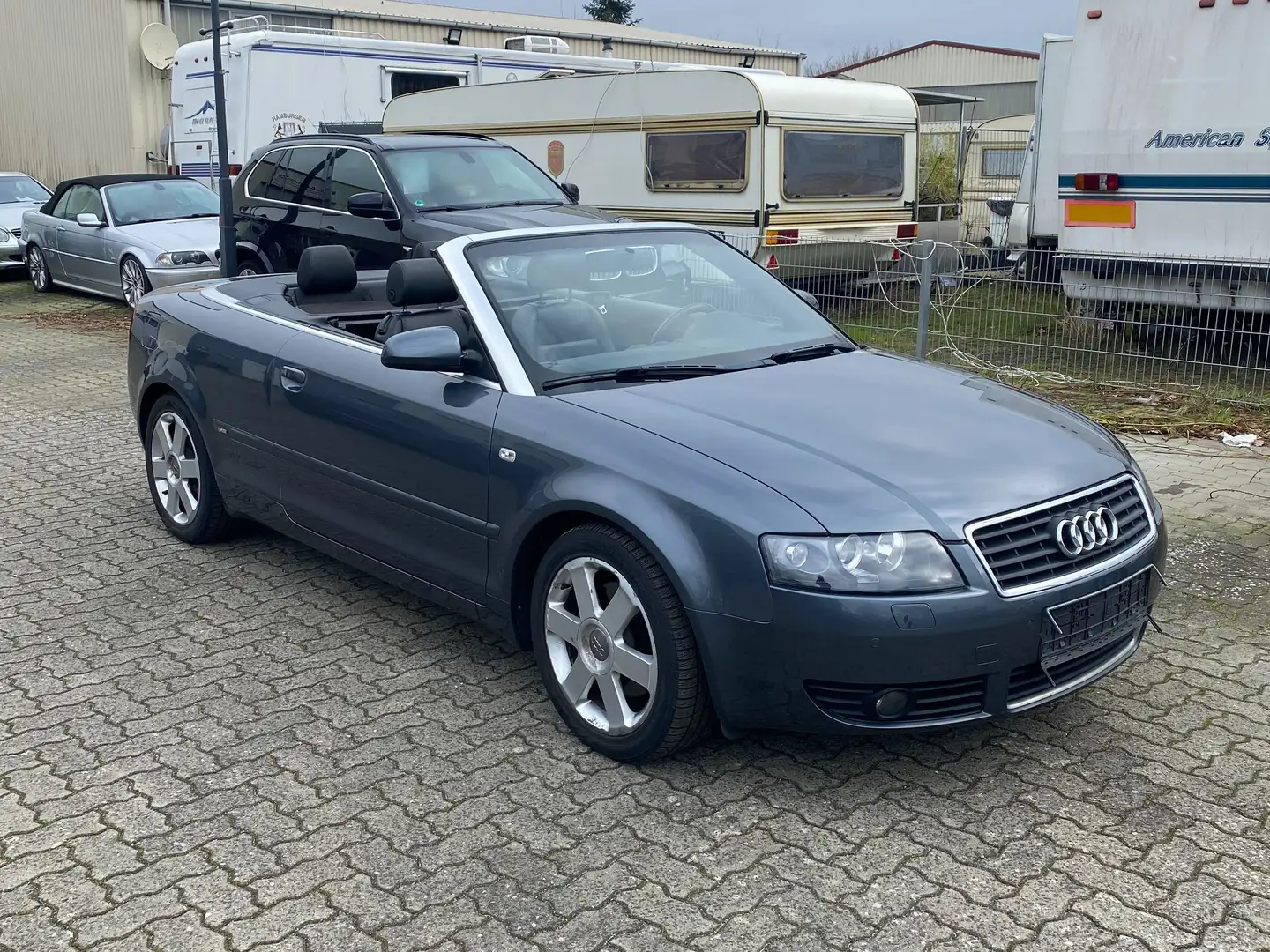 Audi A4 Cabriolet 2.5 TDI S-Line Automatik-Xenon-Leder Grau - 2