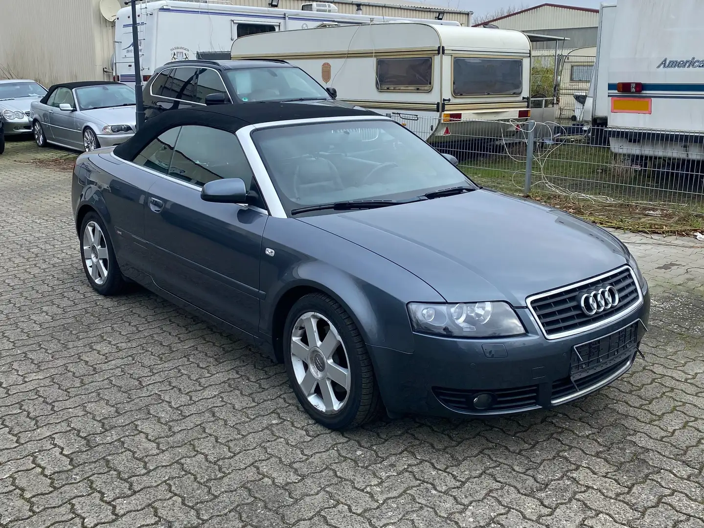 Audi A4 Cabriolet 2.5 TDI S-Line Automatik-Xenon-Leder Grau - 1