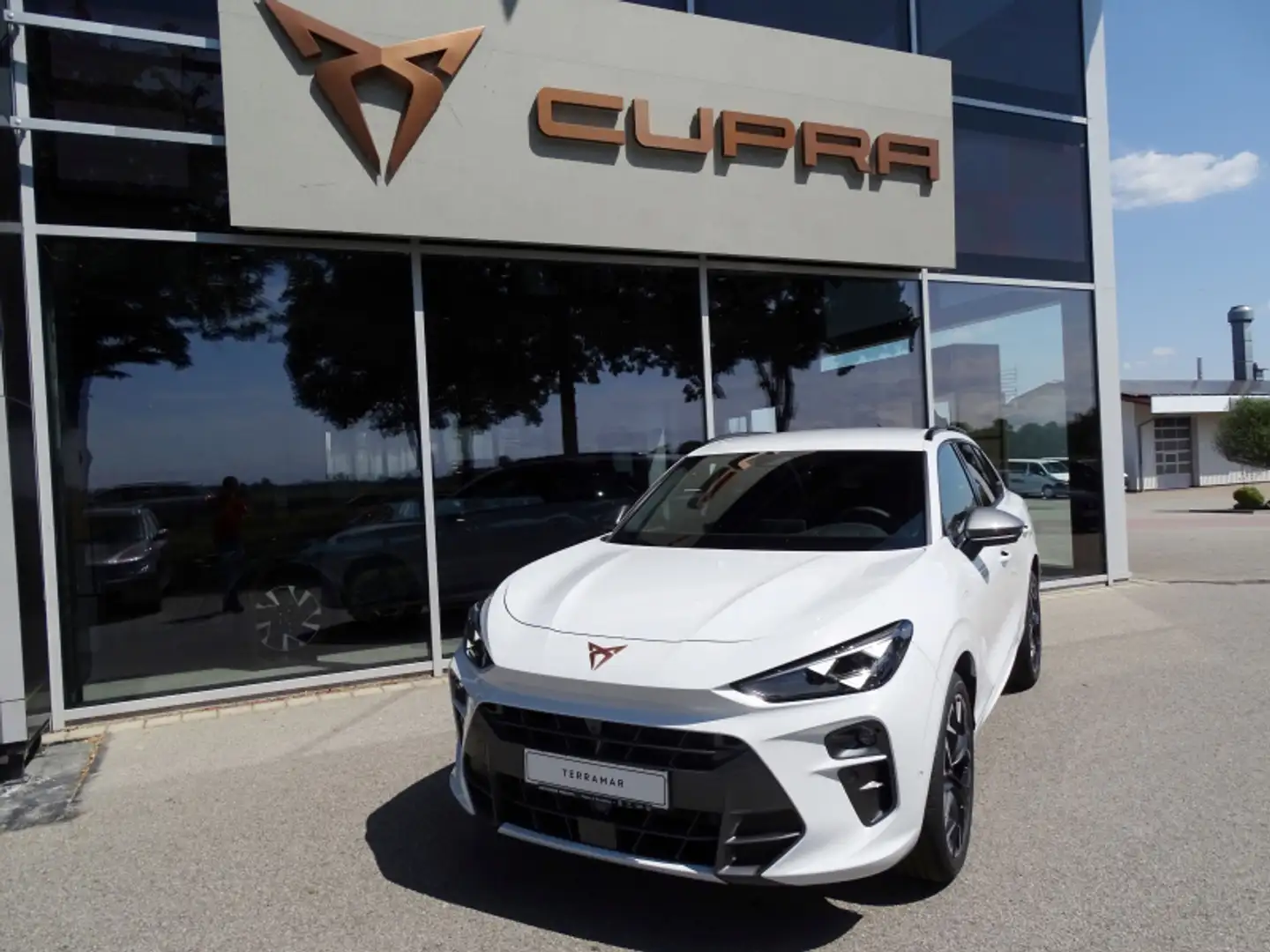 CUPRA Terramar Terramar 1.5 e-HYBRID DSG 204PS AHK Navi ACC HD-Ma Weiß - 2