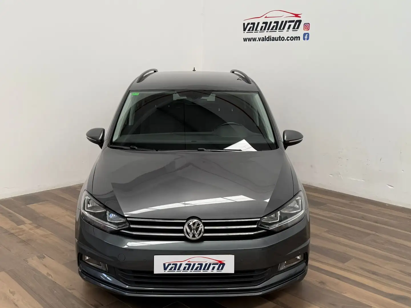 Volkswagen Touran 2.0TDI CR BMT Advance DSG 110kW Grijs - 2
