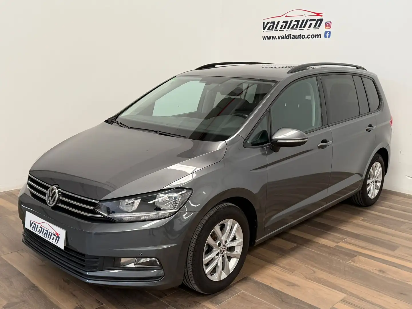 Volkswagen Touran 2.0TDI CR BMT Advance DSG 110kW Grijs - 1
