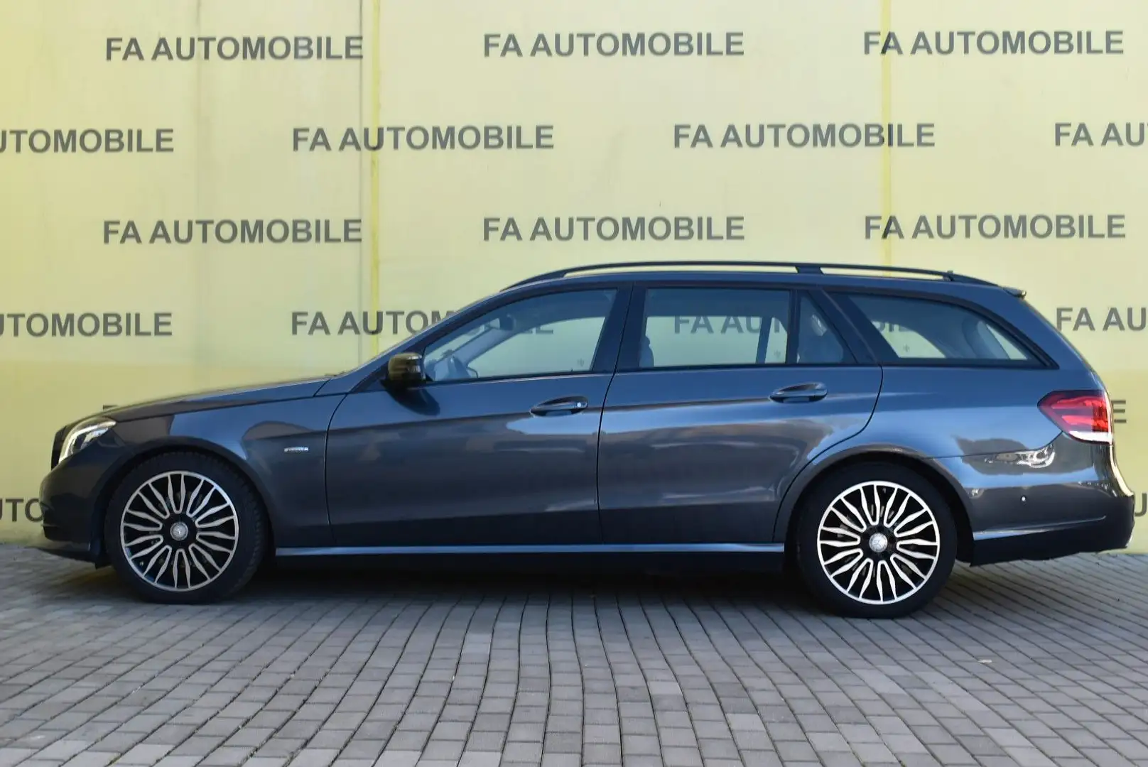 Mercedes-Benz E 220 T Edition E BlueTec/LED/NAVI/SHZ/PDC/ALU/ Grau - 2