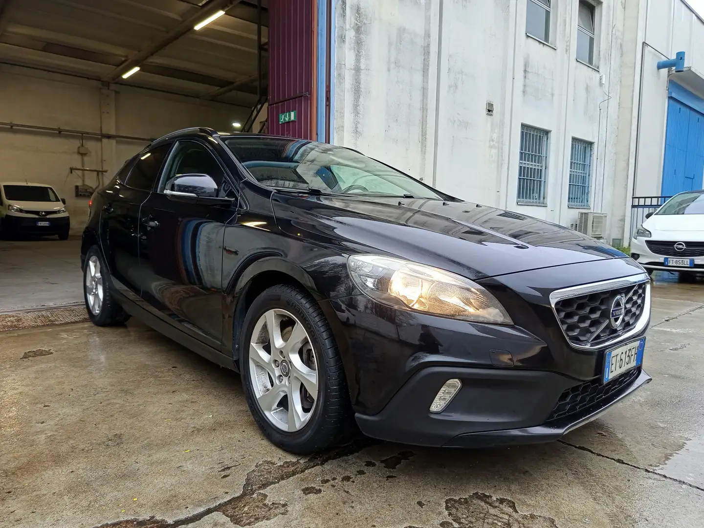 Volvo V40 Cross Country D3 Summum full optional - FULL SERVICE Noir - 2
