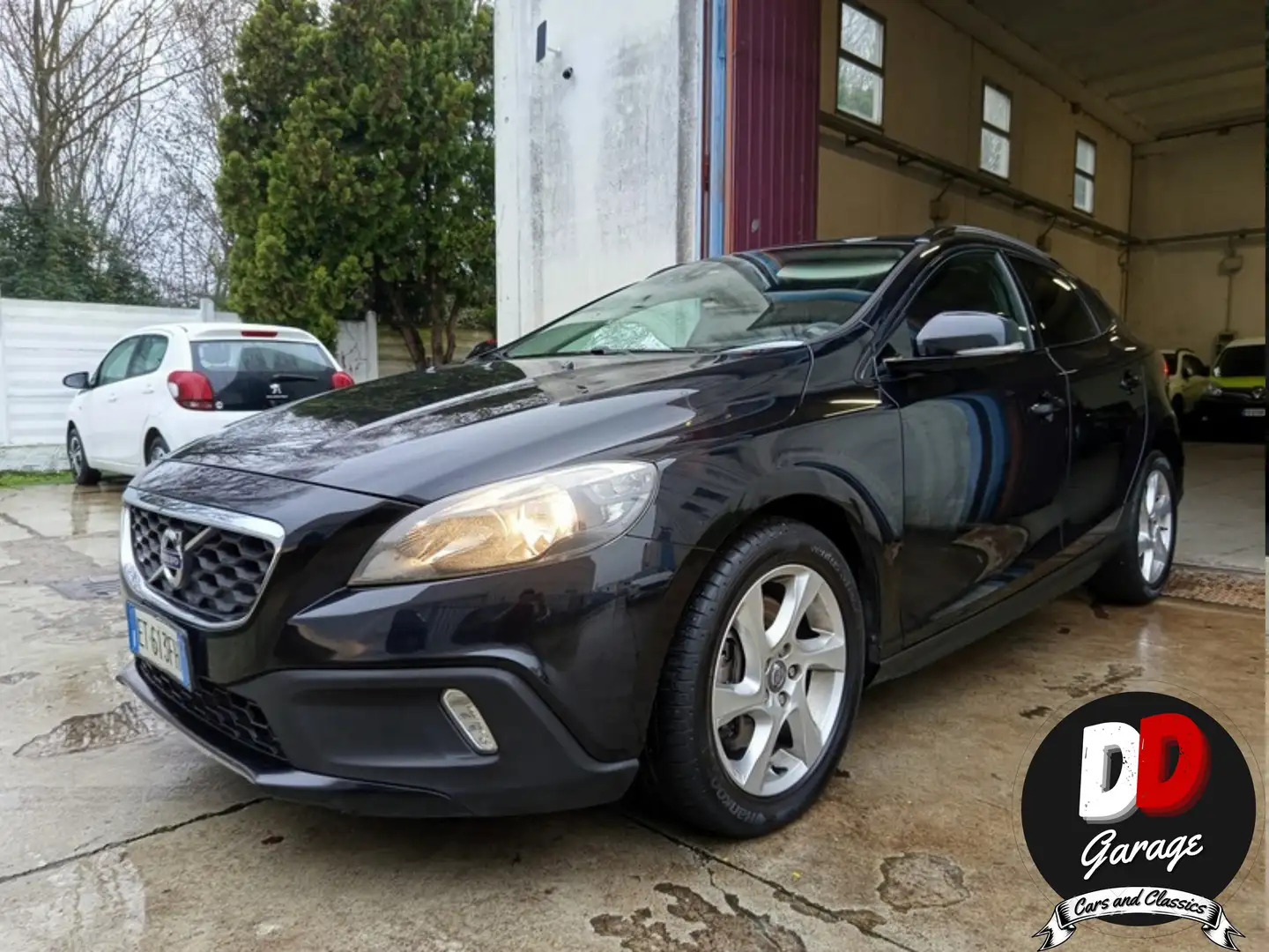 Volvo V40 Cross Country D3 Summum full optional - FULL SERVICE Noir - 1