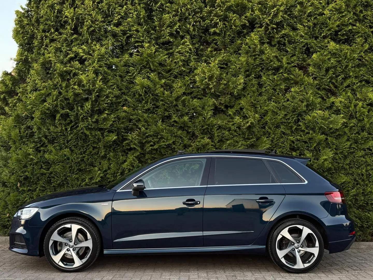 Audi A3 Sportback 35 TDI 3x S-Line Panorama CarPlay Camera Blau - 2