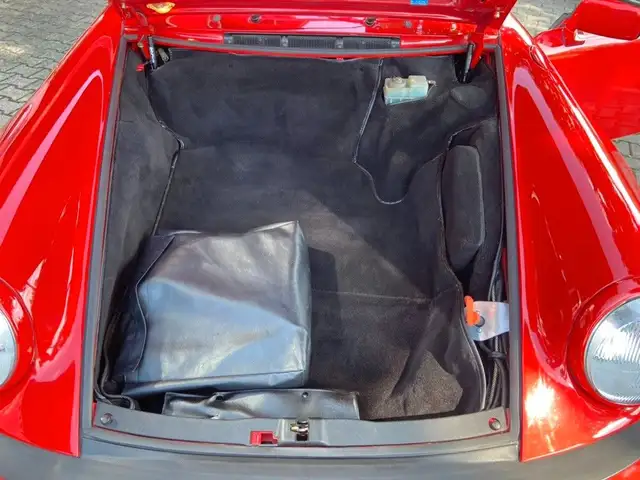Porsche 911 view 13
