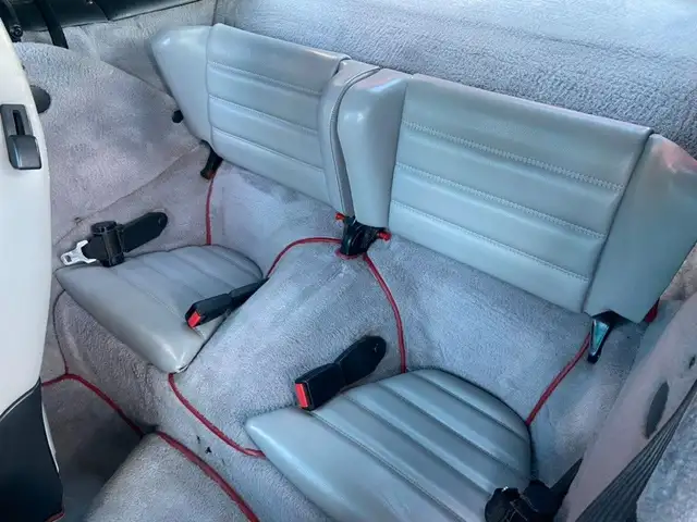 Porsche 911 view 11