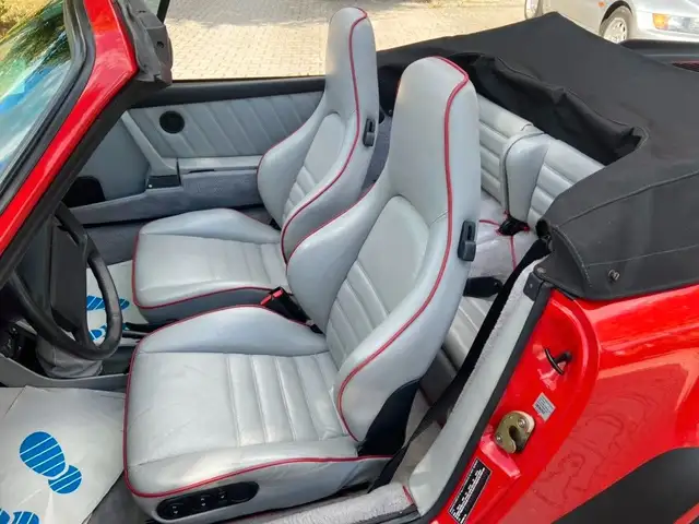 Porsche 911 view 9