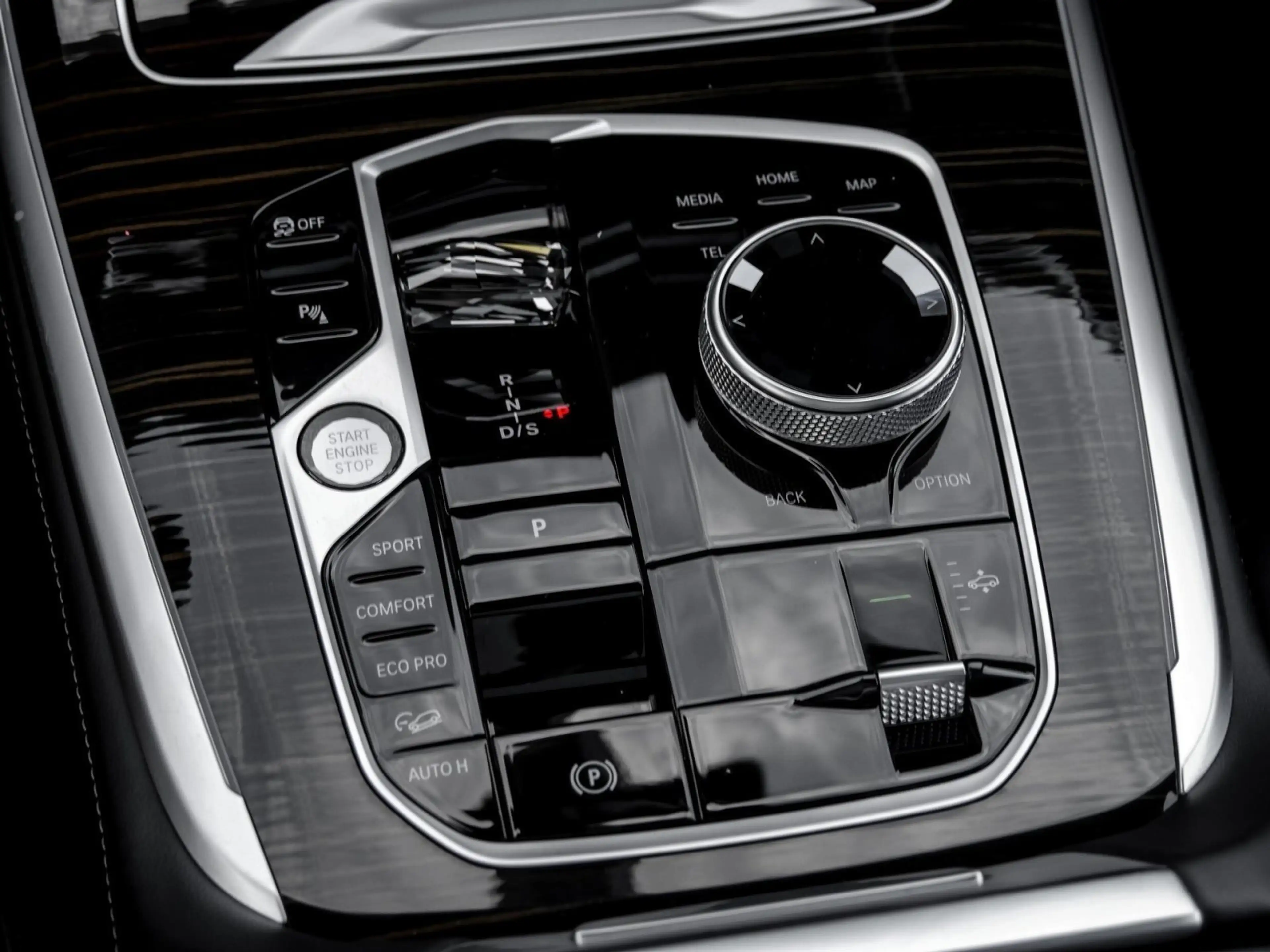 BMW X7 xDrive40d — photo 13