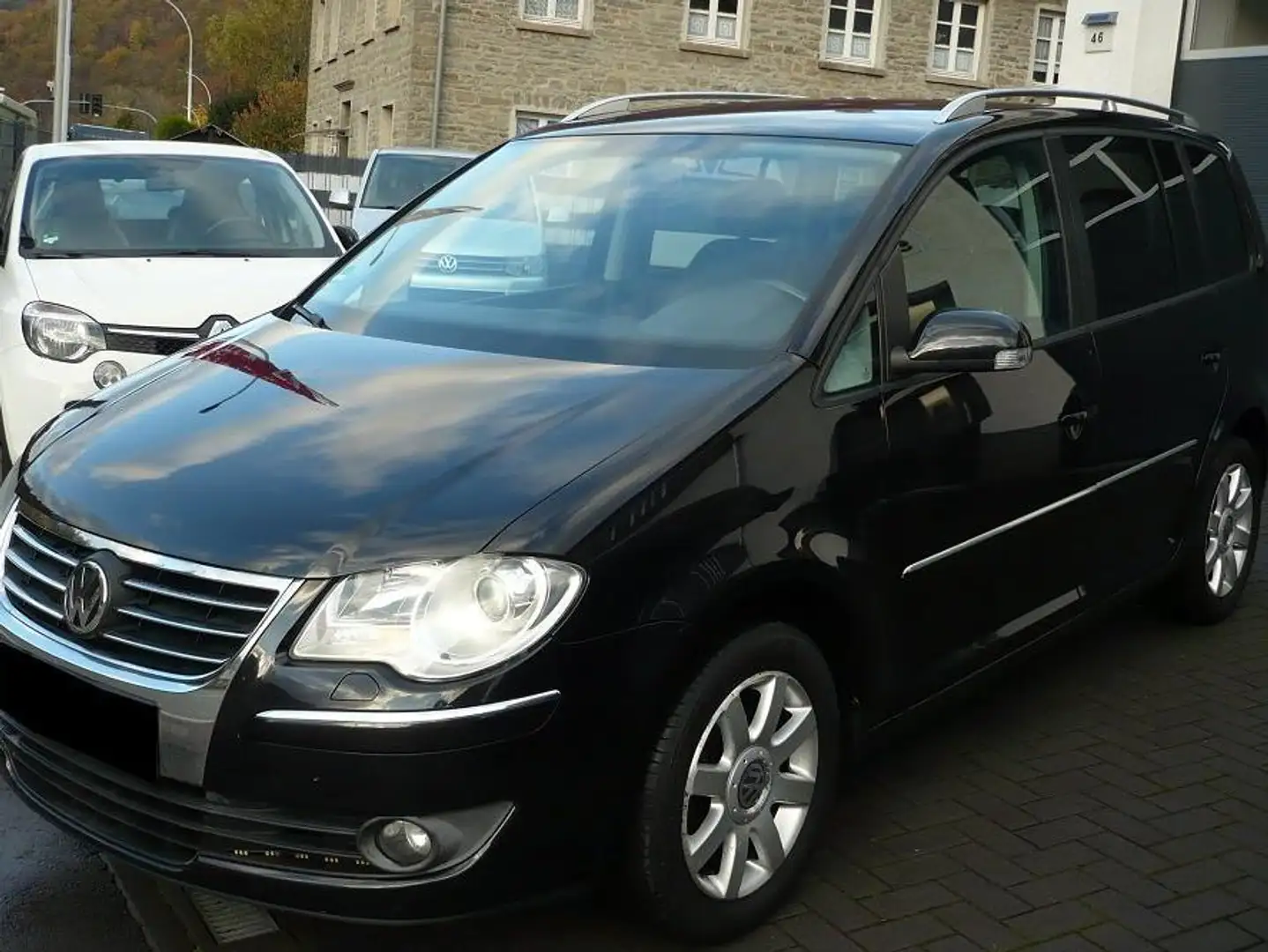 Volkswagen Touran Touran Diesel 2.0 TDI DPF DSG 7 Sitzer Navi Climat Schwarz - 2