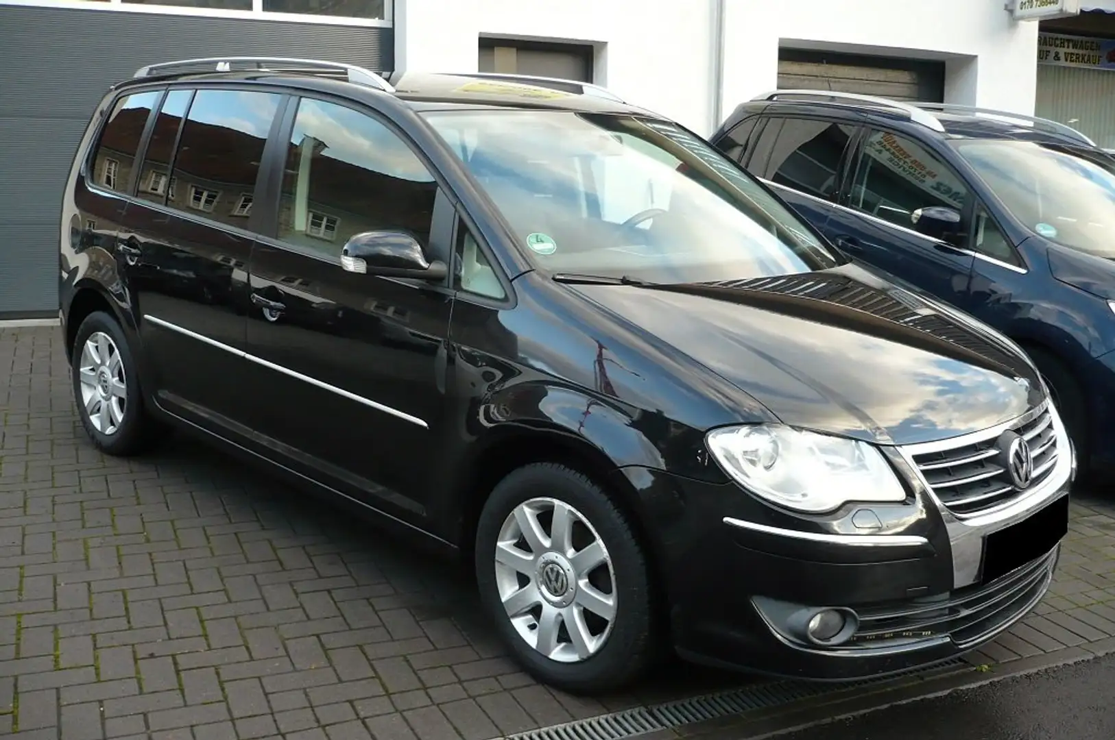 Volkswagen Touran Touran Diesel 2.0 TDI DPF DSG 7 Sitzer Navi Climat Schwarz - 1