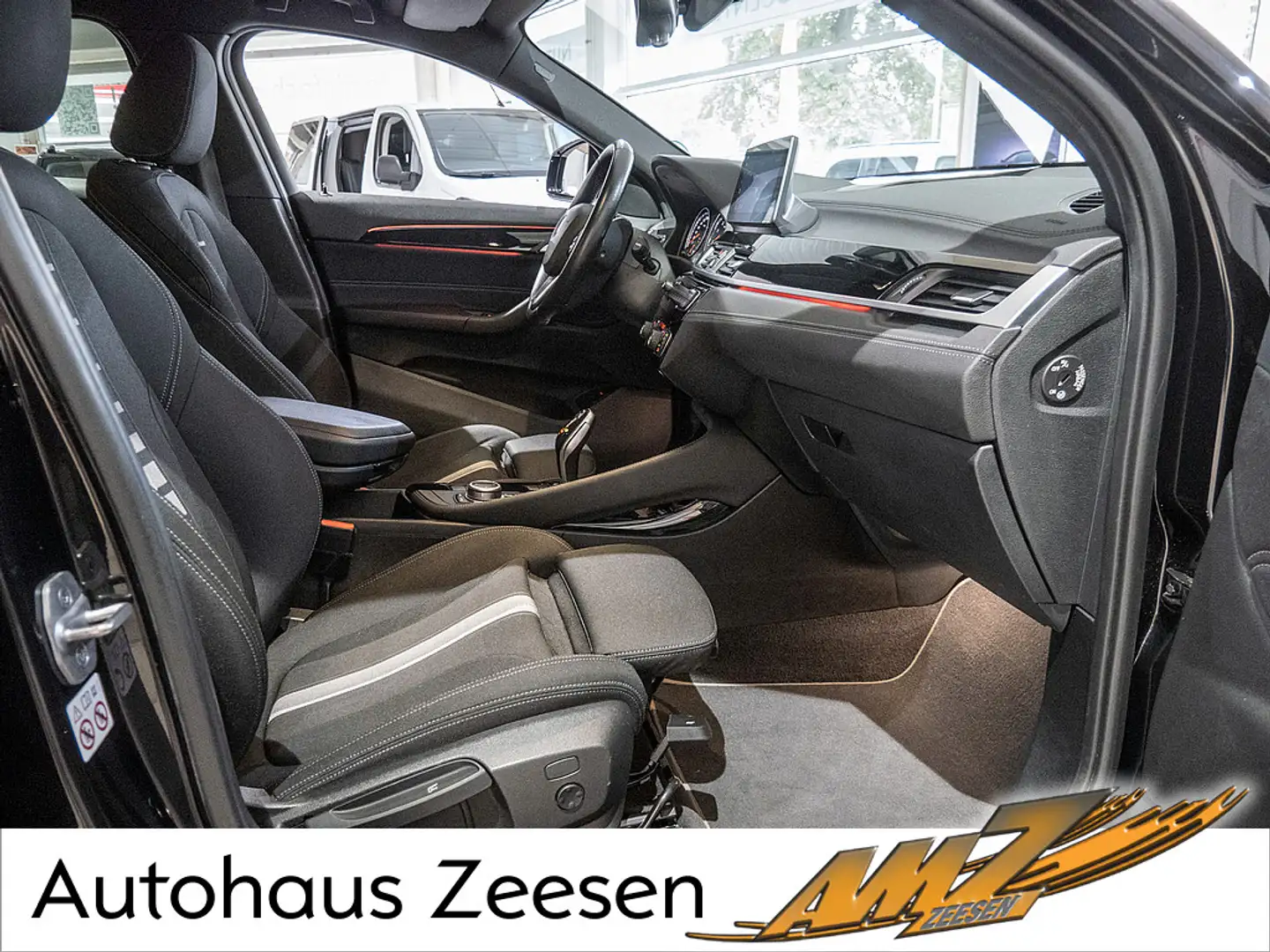 BMW X2 sDrive18i Advantage Plus LED PDC NAVI HUD - 2