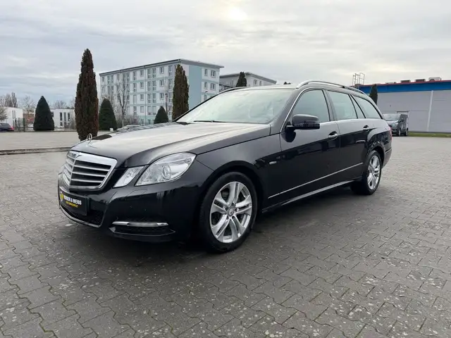 Mercedes-Benz E 220 CDI Avantgarde AUTOMATIK/NAVI/XENON/AHK