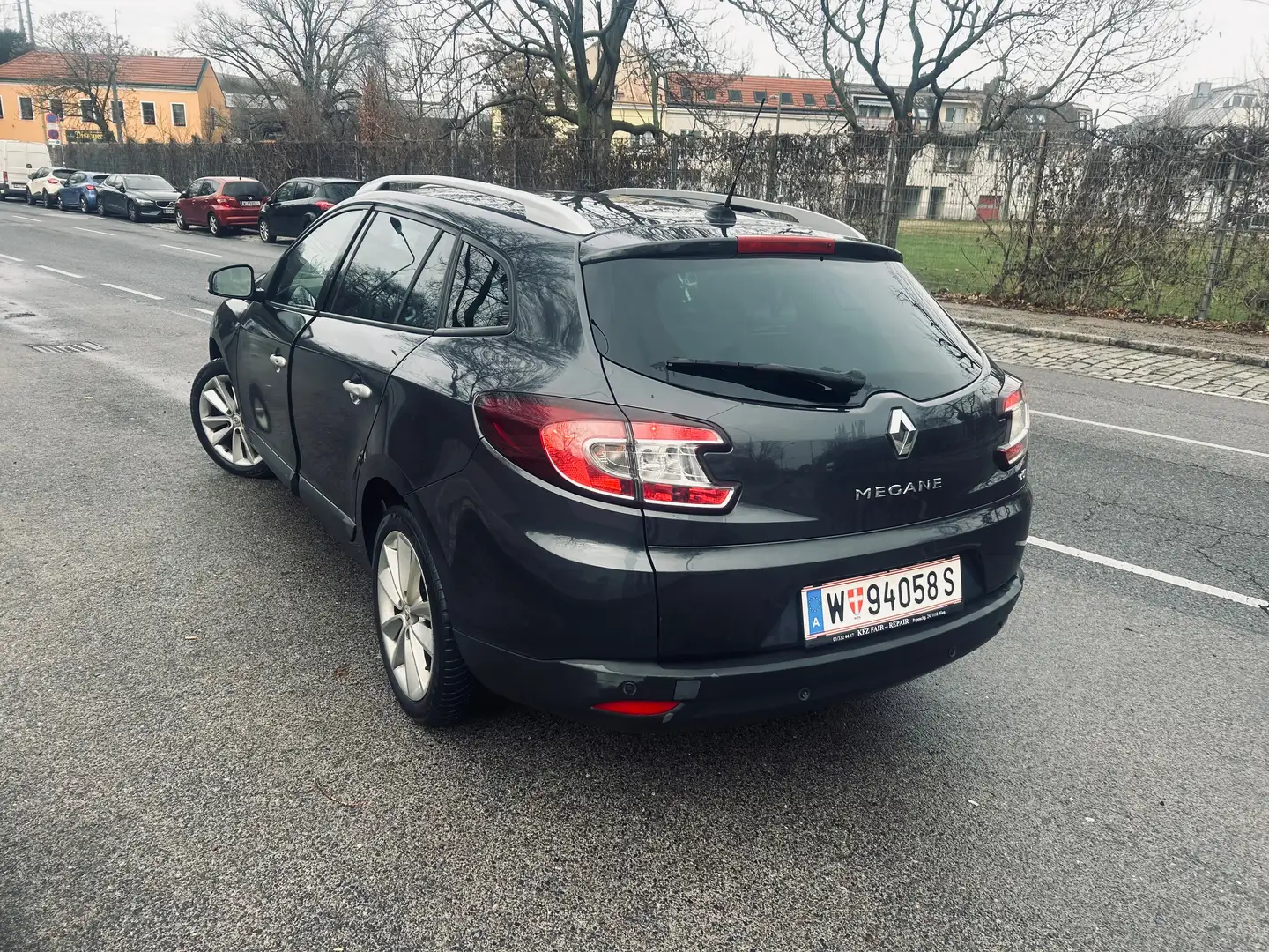 Renault Megane 1.9 dci Grau - 2