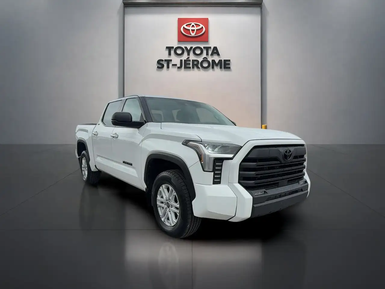 Toyota Tundra снимка Toyota Tundra