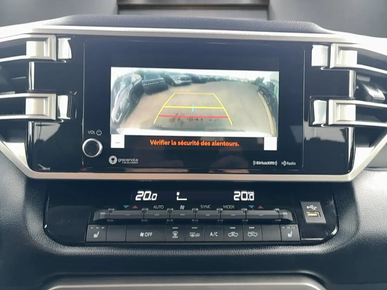 Toyota Tundra снимка Toyota Tundra