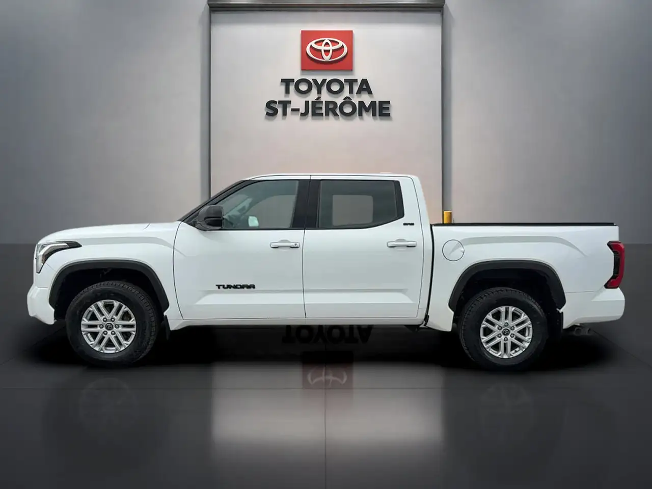 Toyota Tundra снимка Toyota Tundra