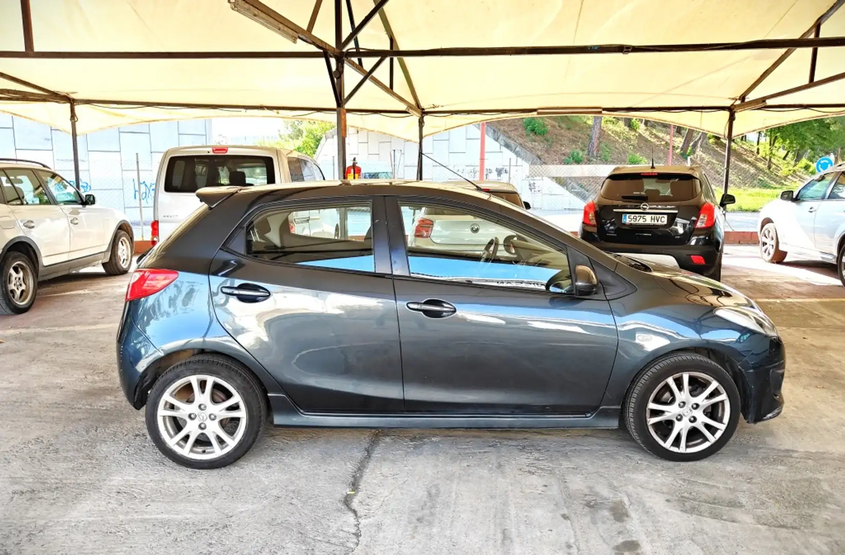 Mazda 2 1.5 Sportive Gris - 2