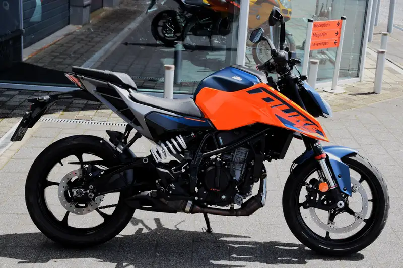 KTM 125 DUKE - foto 2