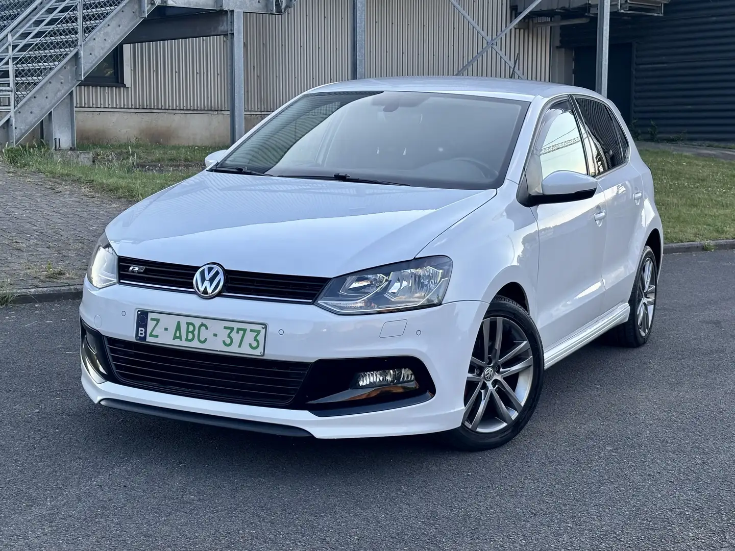 Volkswagen Polo 1.4 CR TDi R-LINE// DSG //CAR-PLAY//GARANTIE Blanc - 2