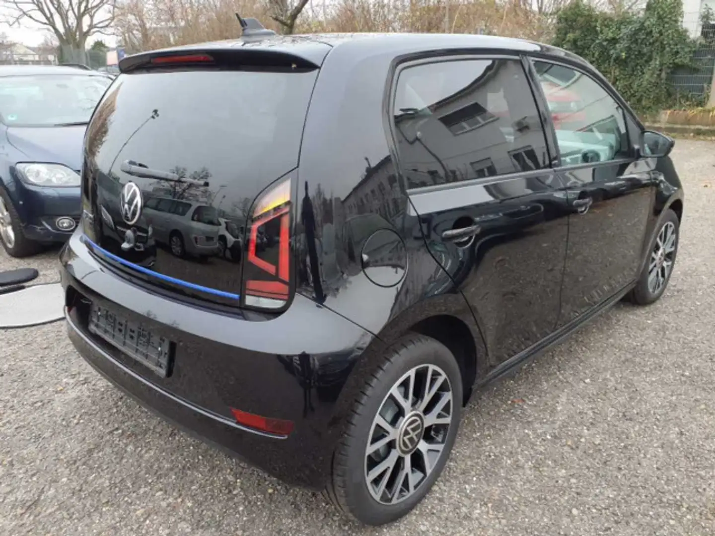 Volkswagen e-up! StylePlus 32 kWh PDCh+Kamera+Climatr+GRA+S Noir - 2
