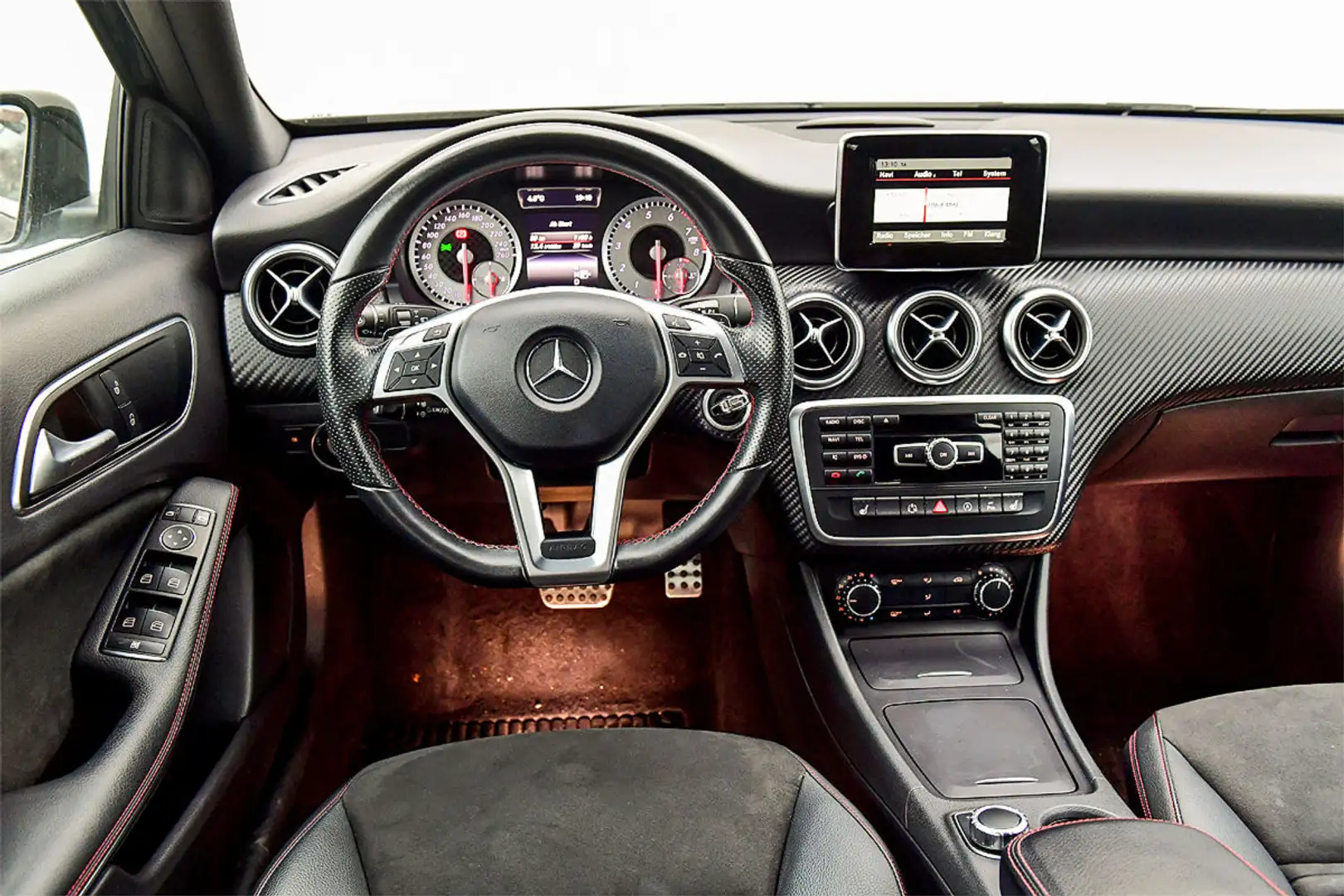 Mercedes-Benz A 200 7G-DCT AMG Sport Rouge - 2