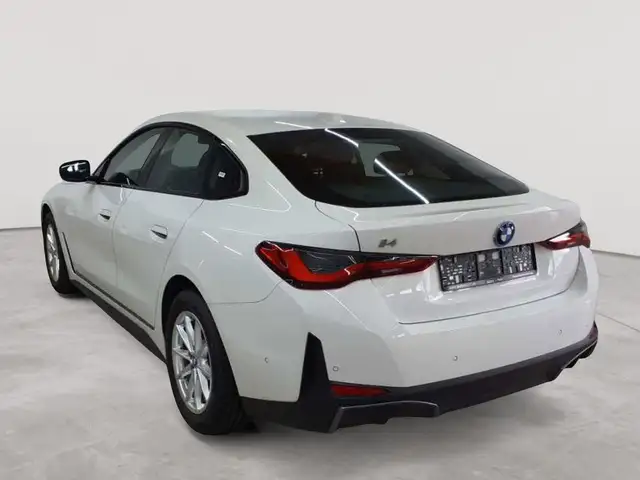 BMW I4 view 5