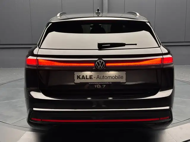 Volkswagen Id.7 view 4