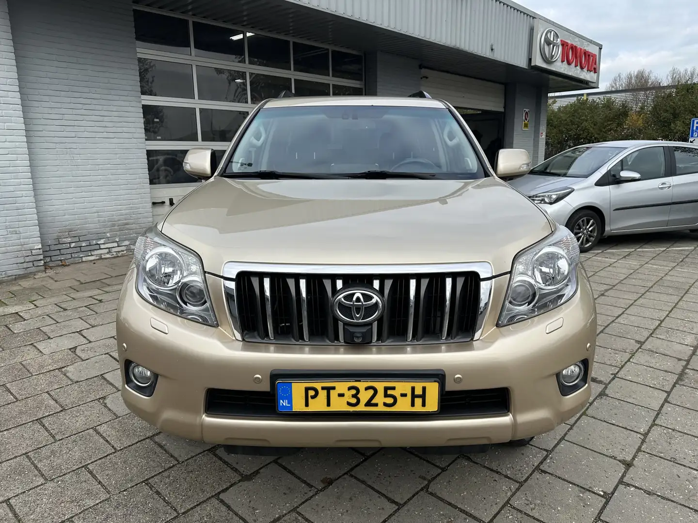 Toyota Land Cruiser 3.0 D-4D-F Executive Aut., 7 Persoons, Leder Brun - 2