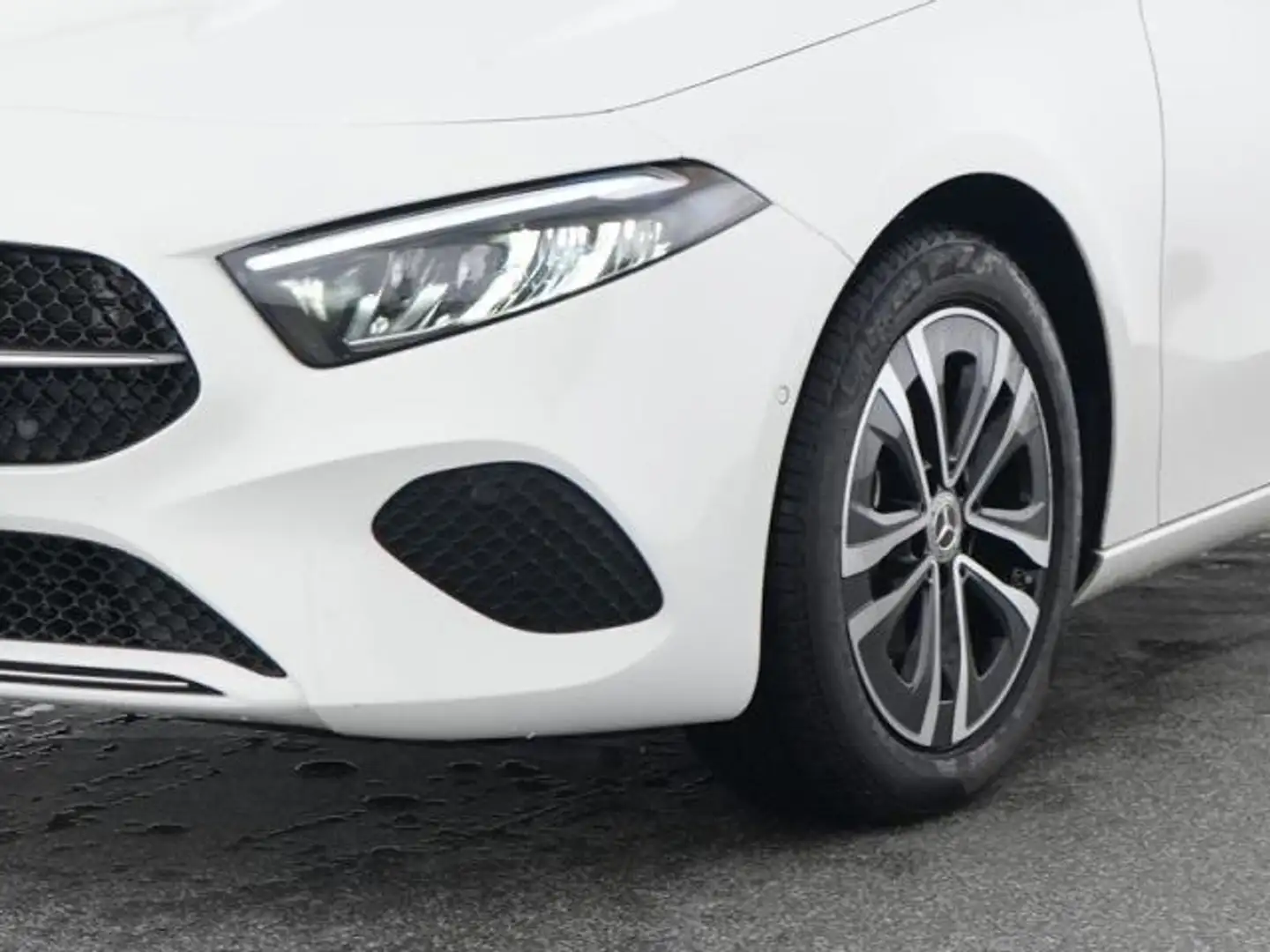 Mercedes-Benz A 180 Automatic Sport MILD HYBRID Blanc - 2