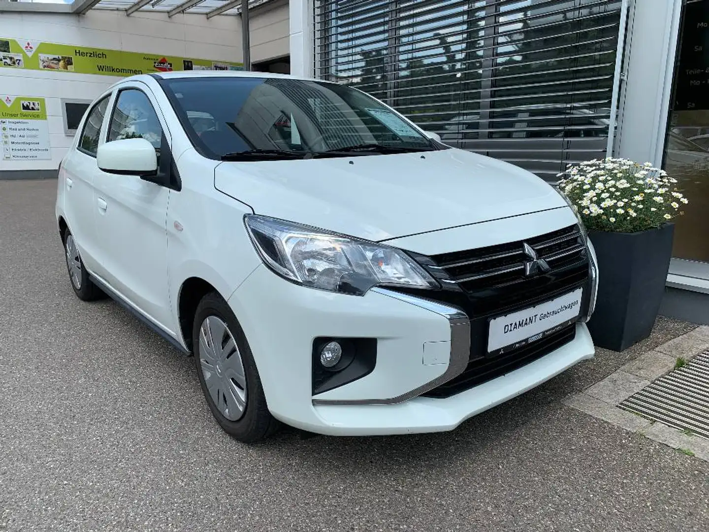 Mitsubishi Space Star Spirit 1.2 MIVEC 5-Gang Weiß - 1