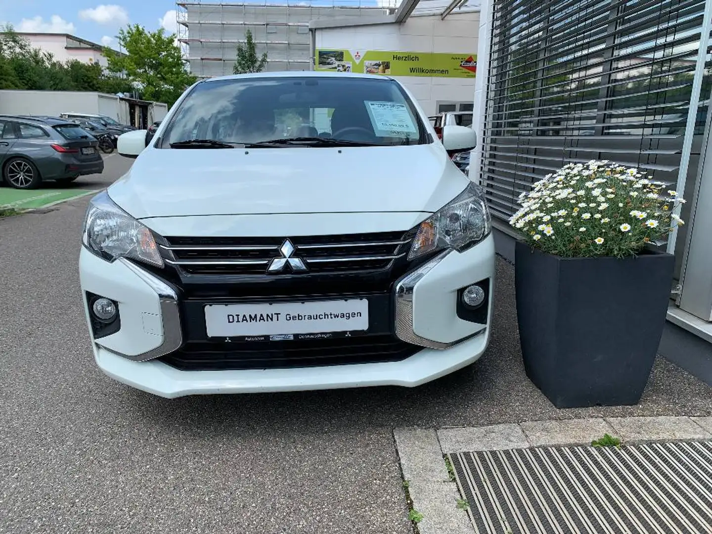 Mitsubishi Space Star Spirit 1.2 MIVEC 5-Gang Weiß - 2