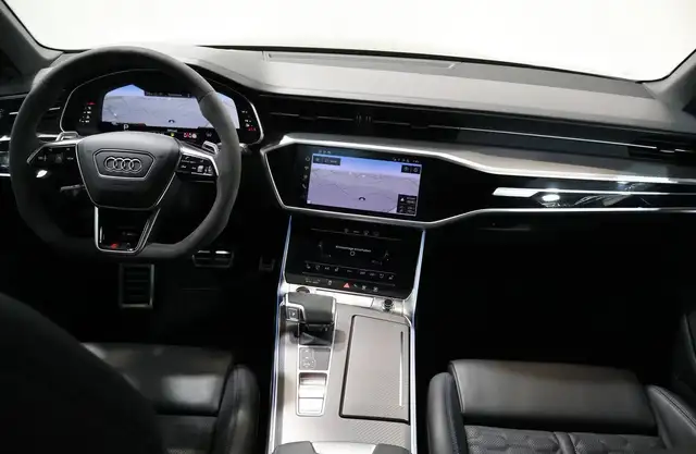 Audi RS6 view 9