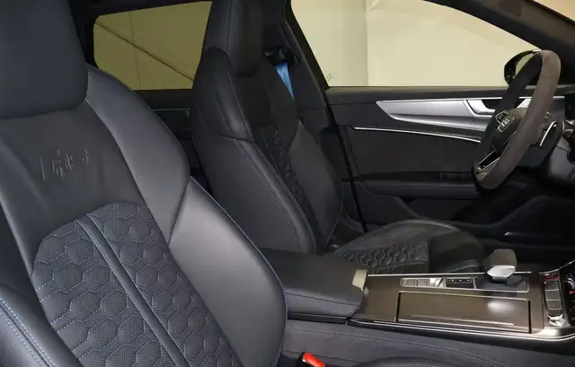 Audi RS6 view 5