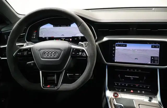Audi RS6 view 8