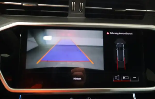 Audi RS6 view 10