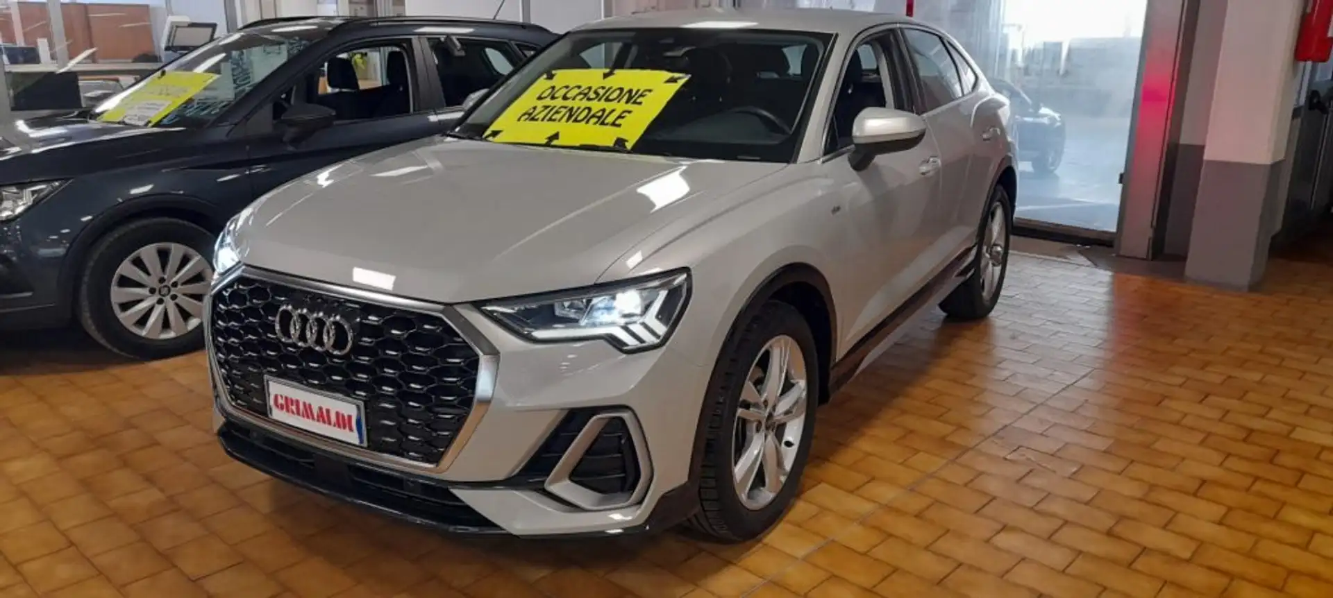 Audi Q3 SPORTBACK 35 TDI S tronic S line edition Grigio - 2