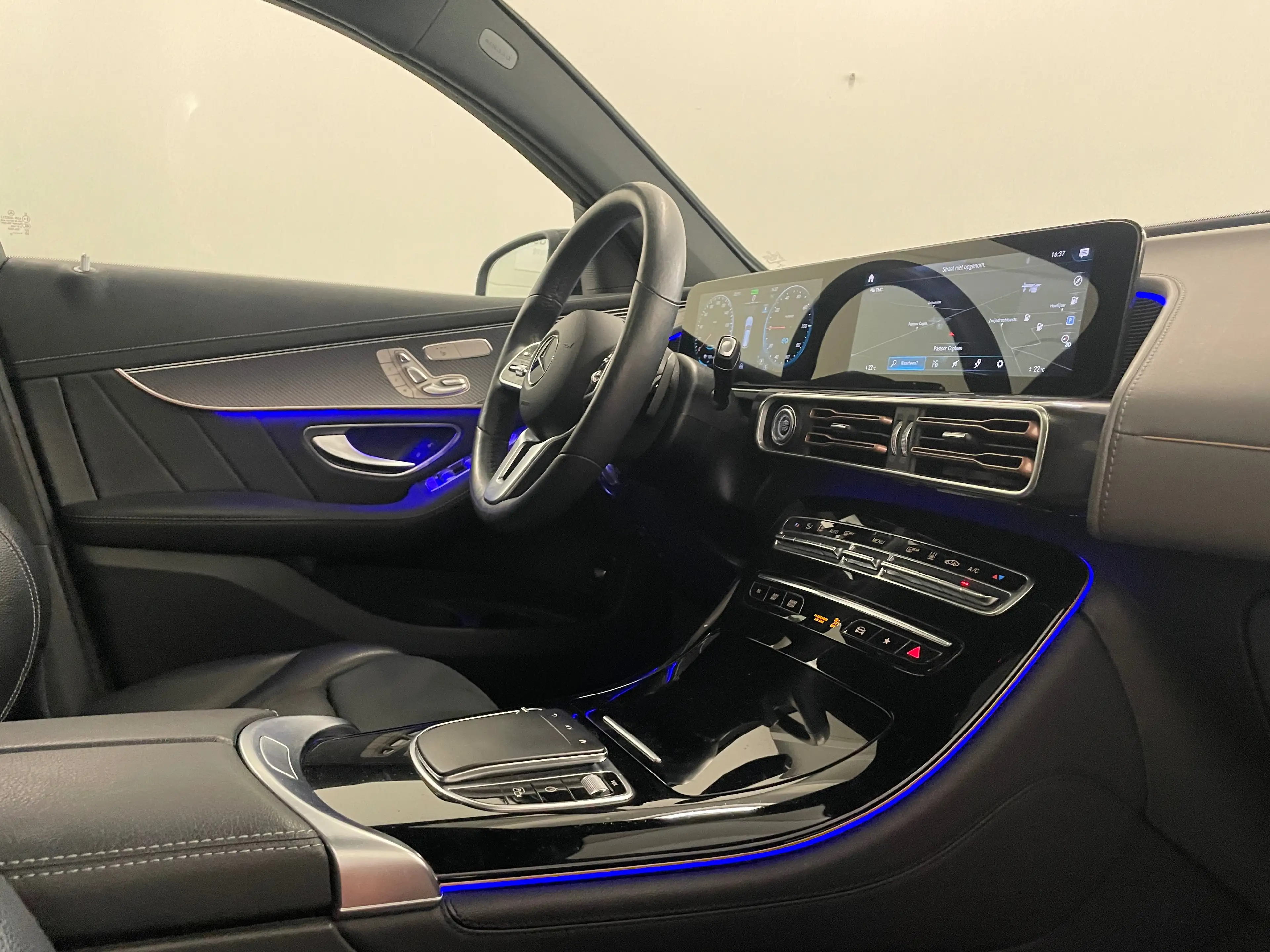 Mercedes-Benz EQC 400 EQC 80 kWh 400 4-Matic Business Solution AMG — photo 7