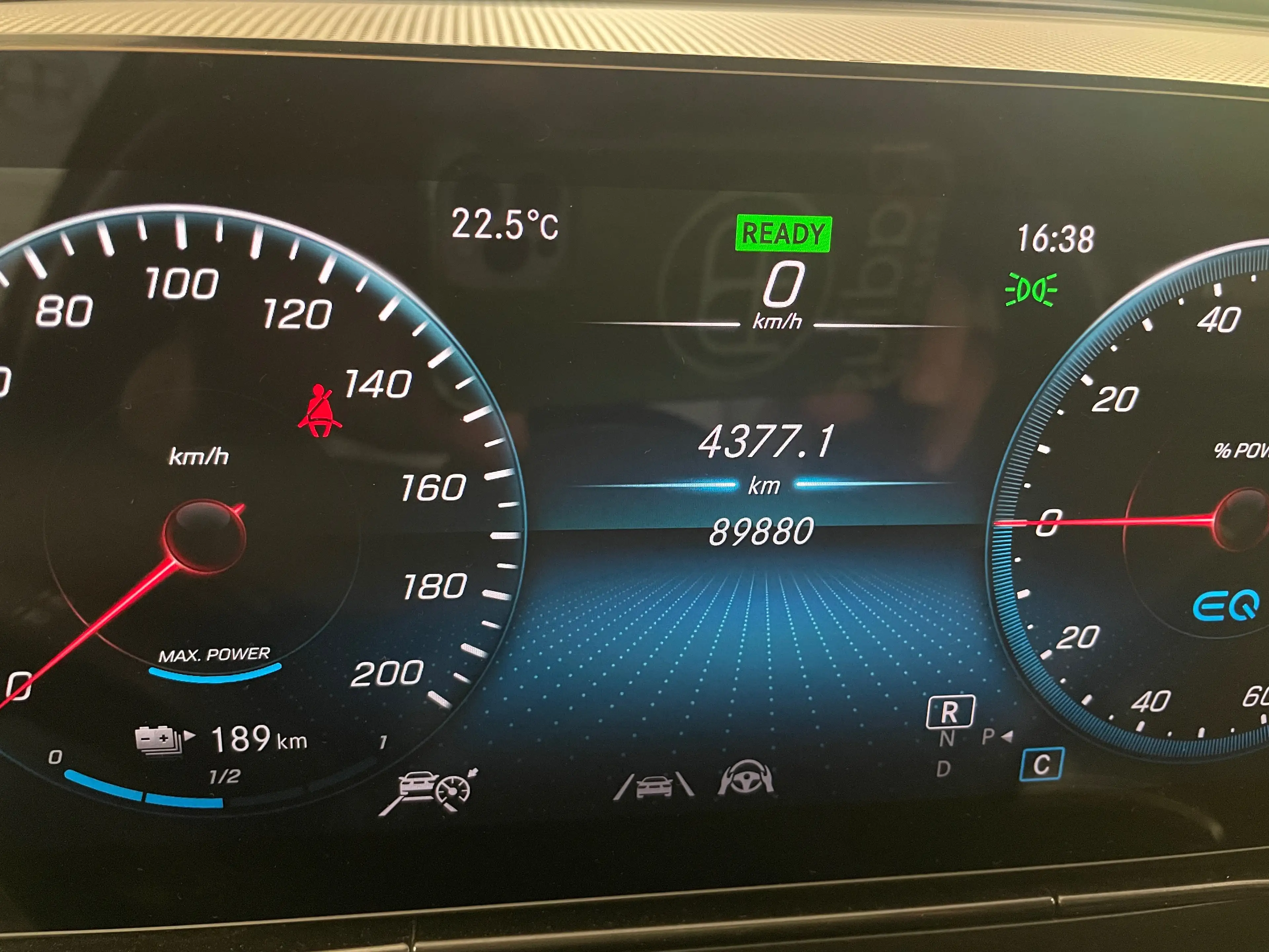 Mercedes-Benz EQC 400 EQC 80 kWh 400 4-Matic Business Solution AMG — photo 12