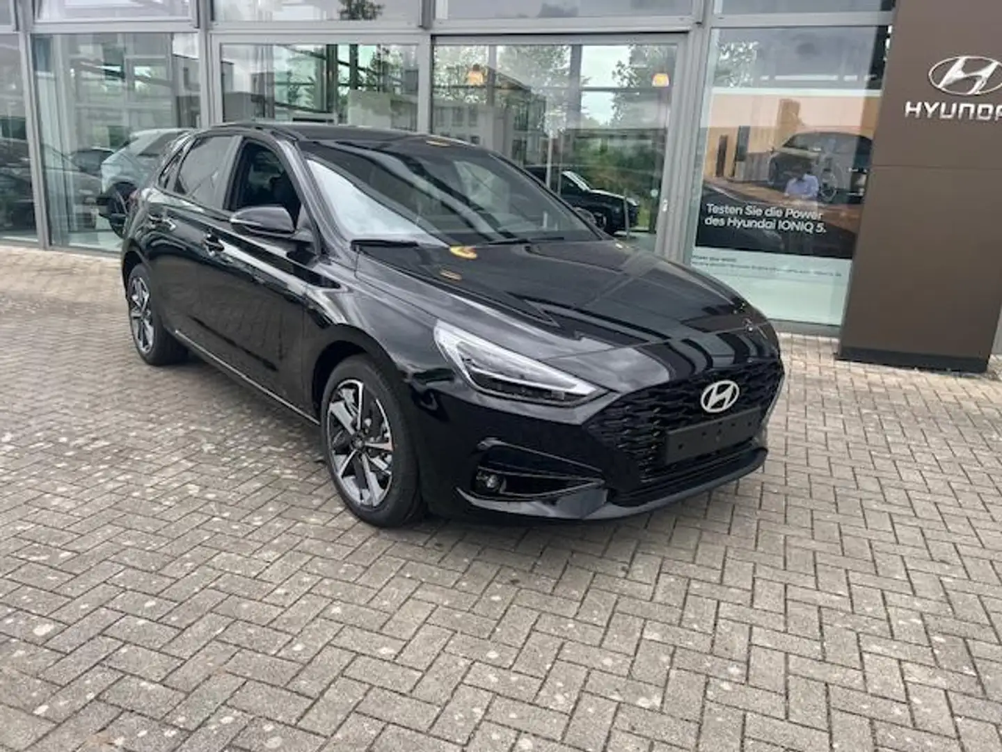 Hyundai i30 FL 1.5 T-GDI (140PS) 48V ADVANTAGE.LED.Navi. Schwarz - 2
