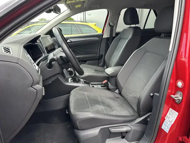 Volkswagen T-Roc view 10